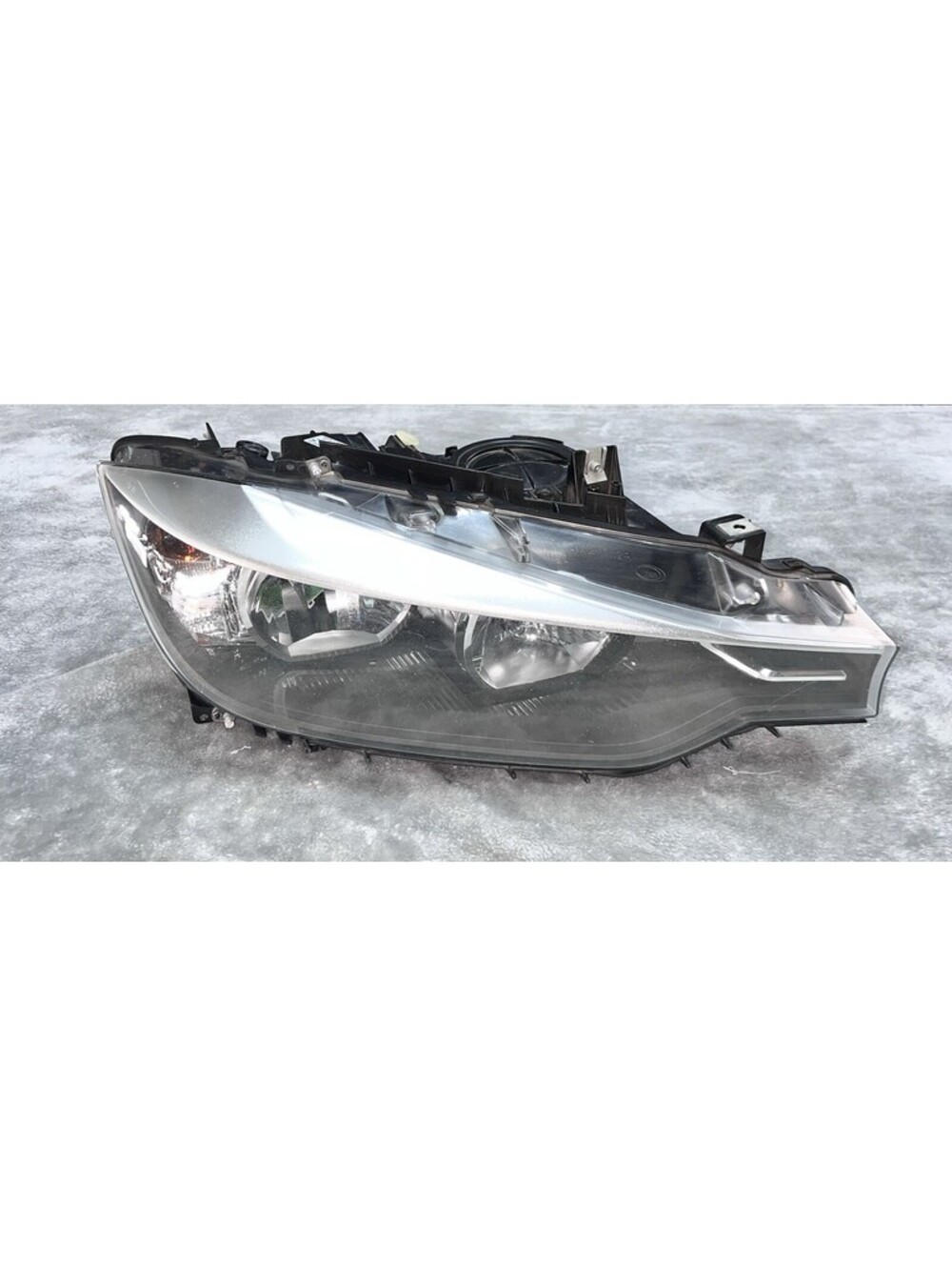 2012-2015 BMW F30/F31 3-Series Right Headlights OEM